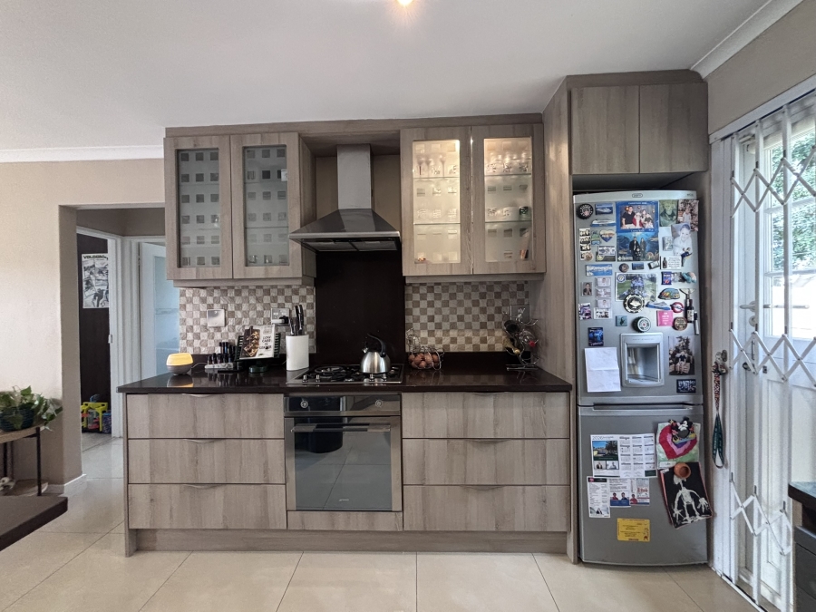 To Let 3 Bedroom Property for Rent in Sunningdale Western Cape